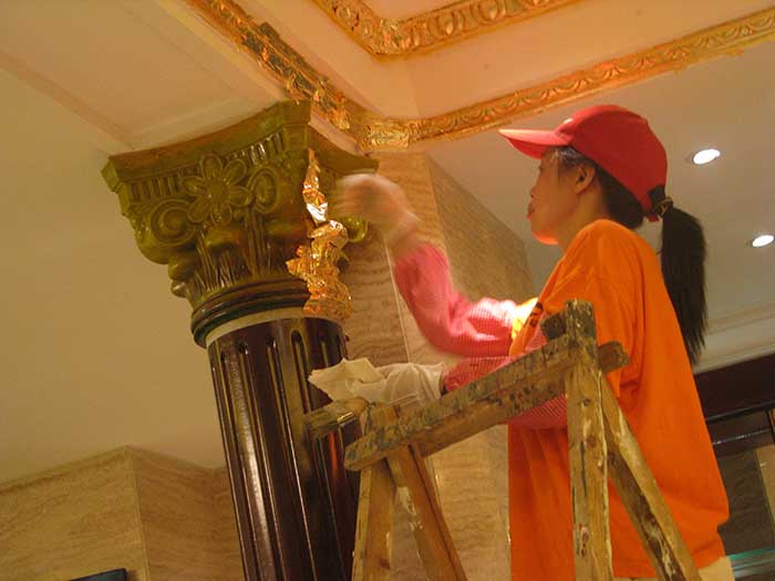 关于贴金箔工艺的黏贴及日常保养